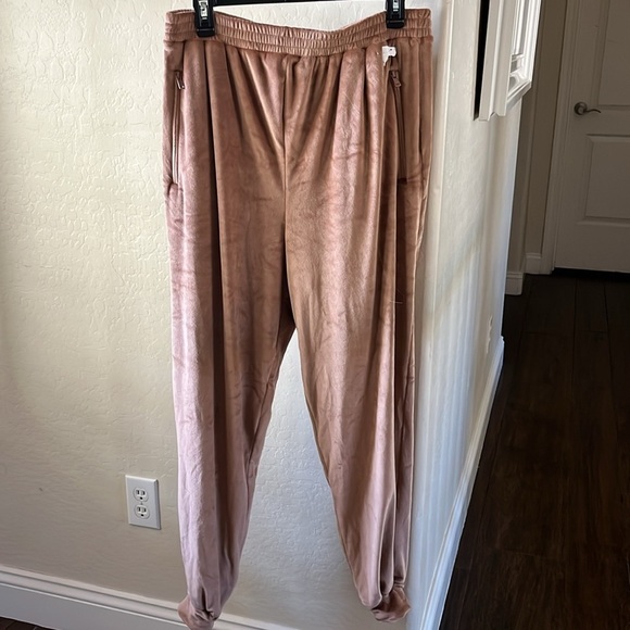 NWT SKIMS Velcour Track Pants! - Picture 5 of 7